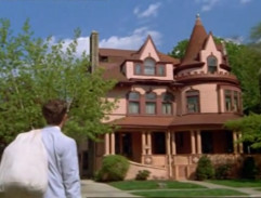 Stingo in front of Sophie and Nathan's house